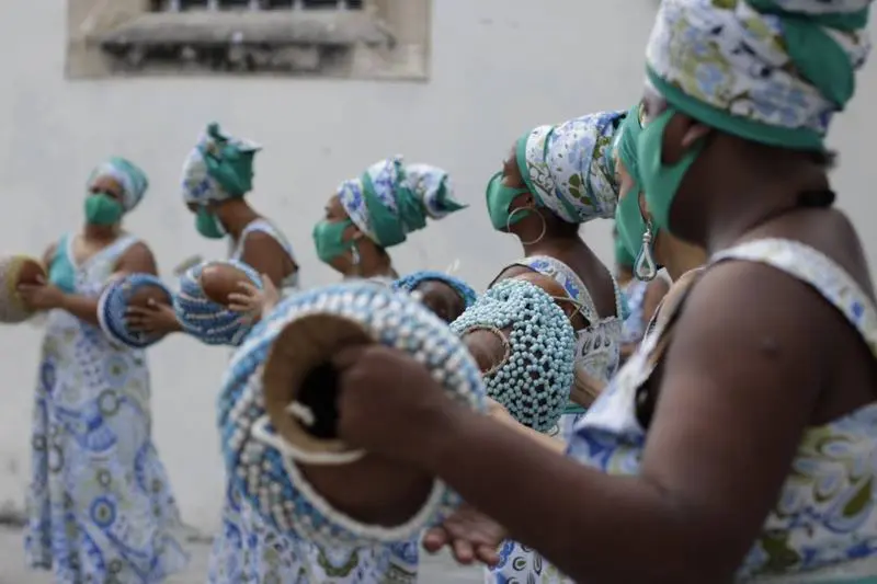 O Povo das Águas traz shows e atividades de percussão e dança para a Casa da Cultura 10 O povo das aguas Lion Roots.jpg
