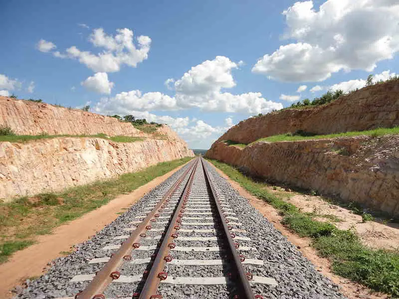 ferrovia transnordestina.jpg