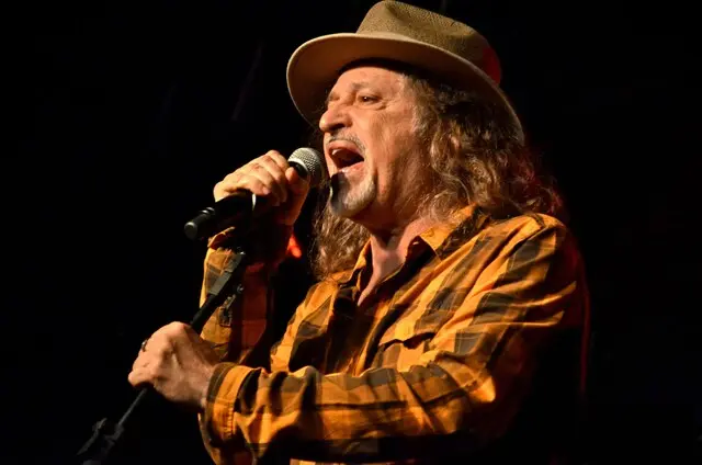 Alceu Valença lança biografia "Pelas ruas que andei" com eventos em três cidades 9 alceu valenca.jpg