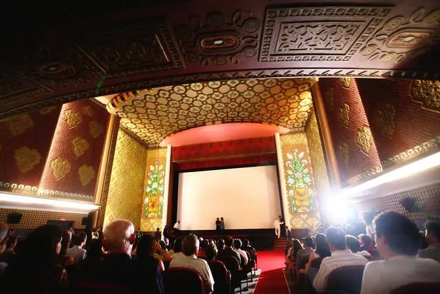 cinema teatro.jpg