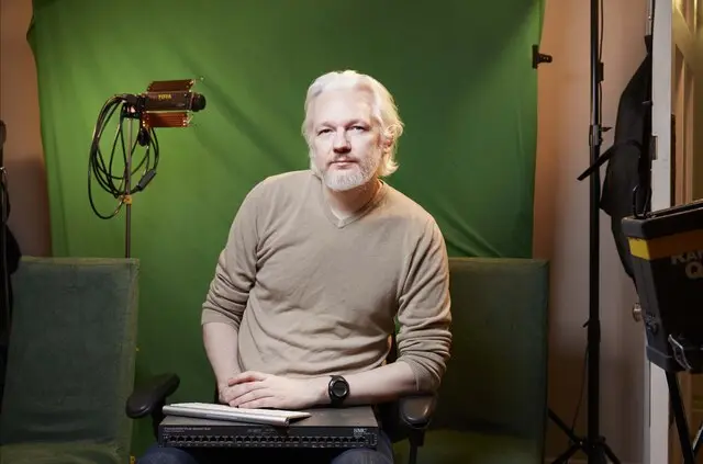 JULIAN ASSANGE 04 .jpg