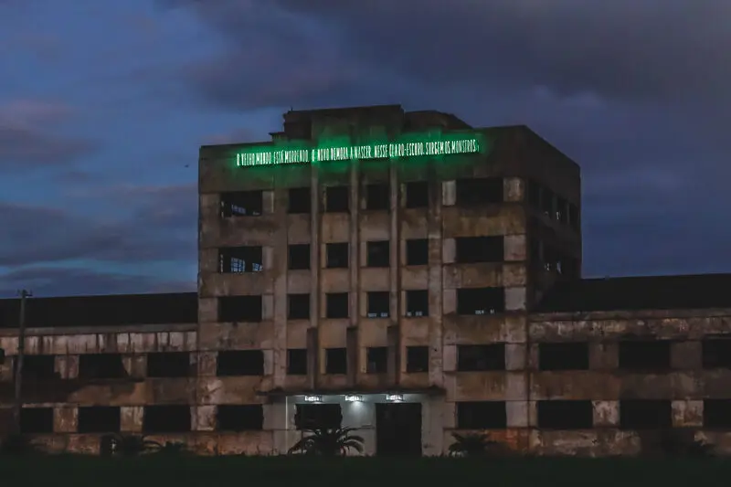 Fachada Antiga Destilaria Usina de Arte Cred. Andrea Rego Barros .jpg