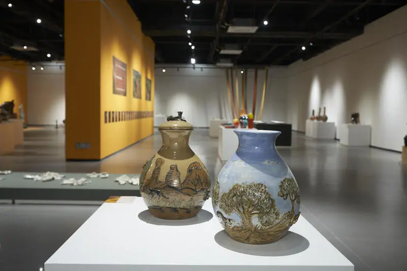 Grupo Ceramica Artesanal Serra da Capivara Vasos 2016.jpg