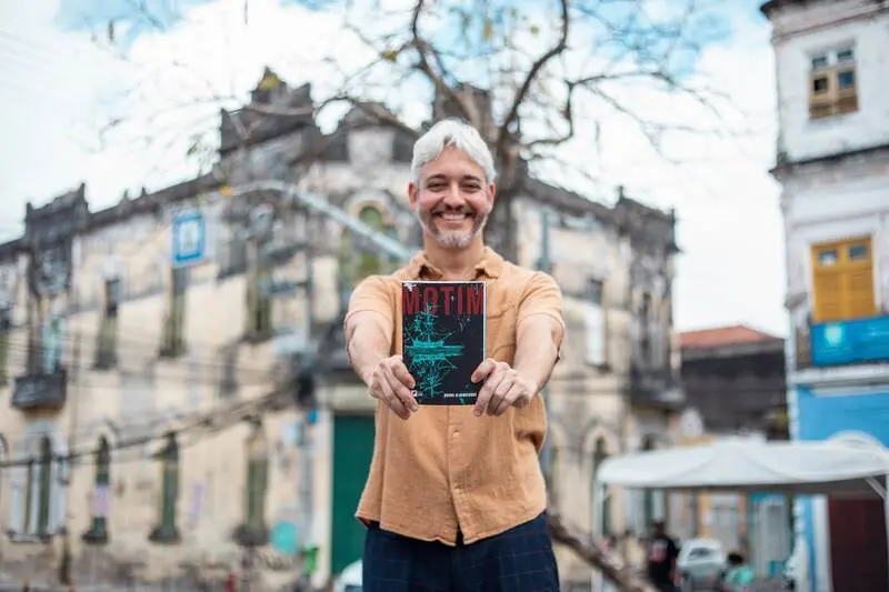 Escritor Bruno Albuquerque. Credito das fotos Rayanne Morais 3 .jpg