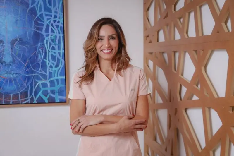 Adriana Morosini cirurgia dentista e implantodontista .jpg