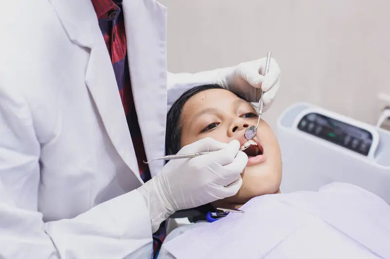 Crianca no dentista .jpg