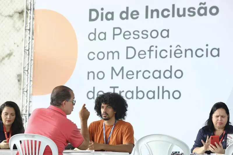 Dia de Inclusao da Pessoa com Deficiencia no Mercado de Trabalho foto Helia Scheppa PCR7 Easy Resize.com .jpg