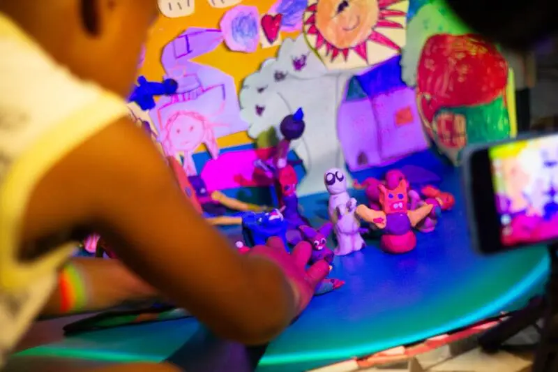Thays Medusa As producoes audiovisuais curtas metragens das criancas de cada instituicao envolvida serao exibidas durante as sessoes de cinema da 2a Mostra Cine Rua Infantil em janeiro de 2025. .jpg