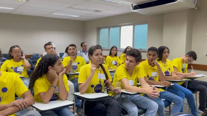 estudantes ong.jpg