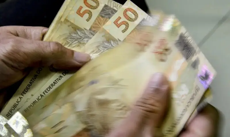 real moeda dinheiro mcajr.jpg