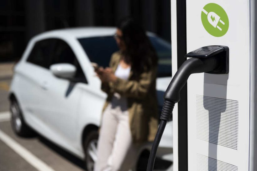 MOBILIDADE ELETRICA FREEPIK