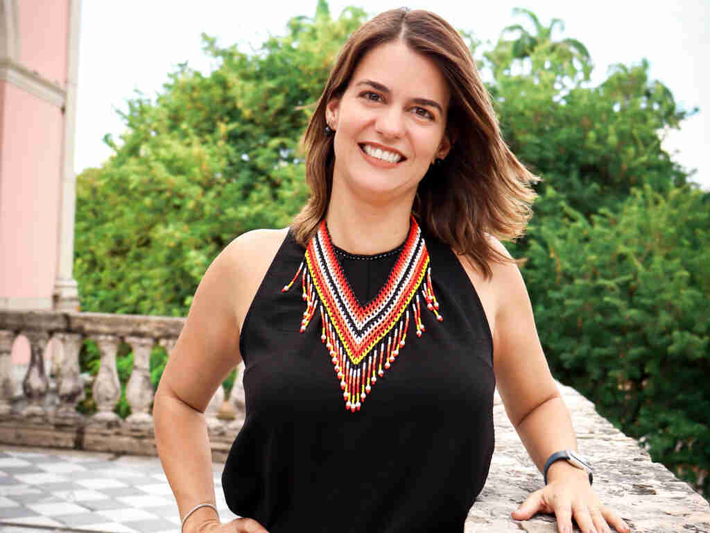 Ana Paula Vilaca E