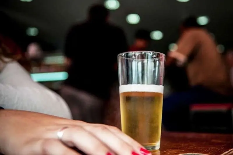 beber mulher.jpg