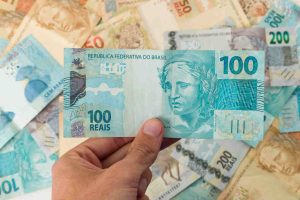 dinheiro reais freepik