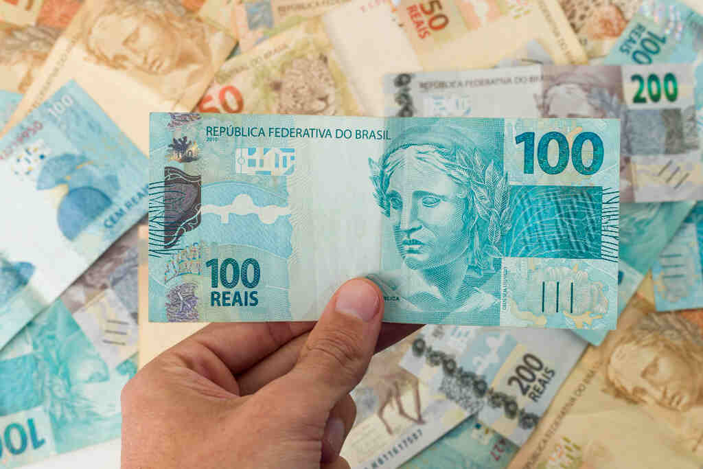 dinheiro reais freepik