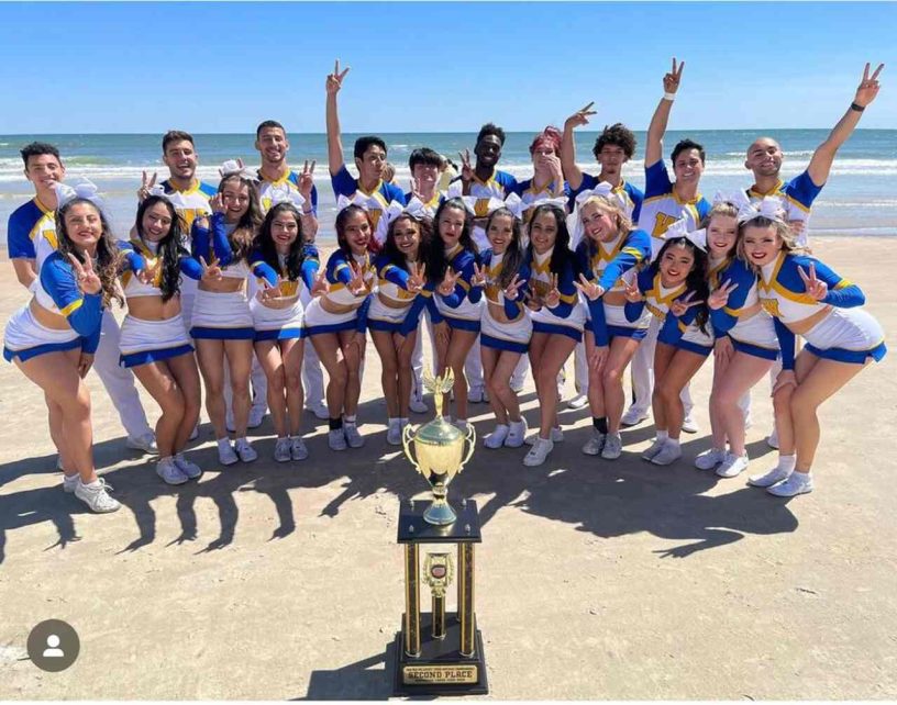 Crescimento do cheerleading atrai brasileiros para universidades nos EUA