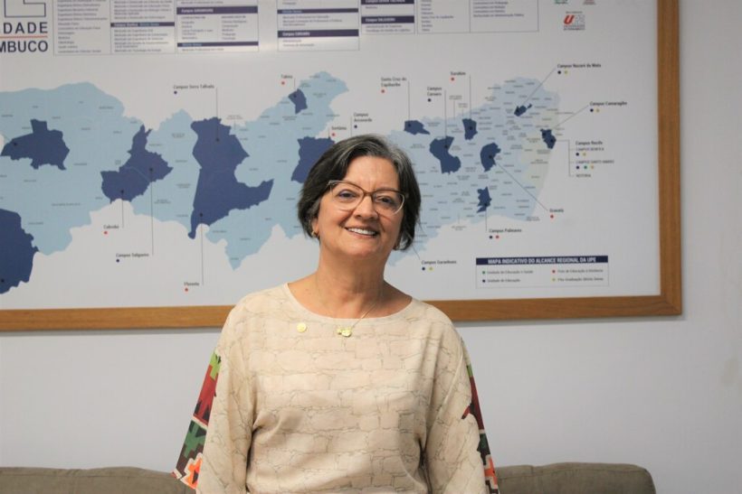 reitora upe maria socorro