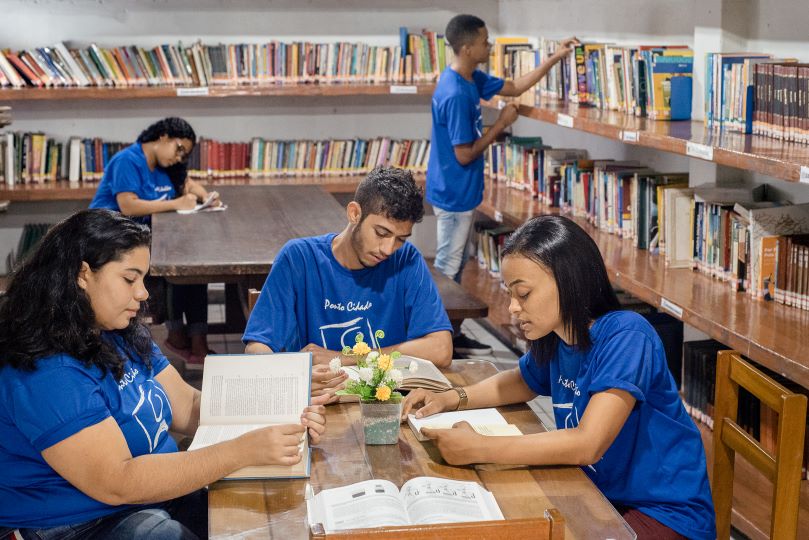 Jovens do Ponto Cidadao foto