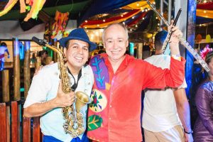 carnaval sax Easy Resize.com