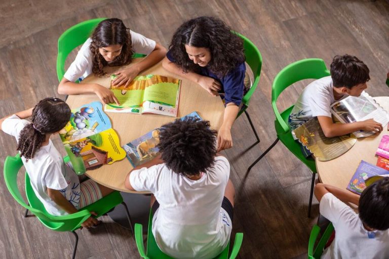 Grupo Moura 02 Divulgacao Easy Resize.com