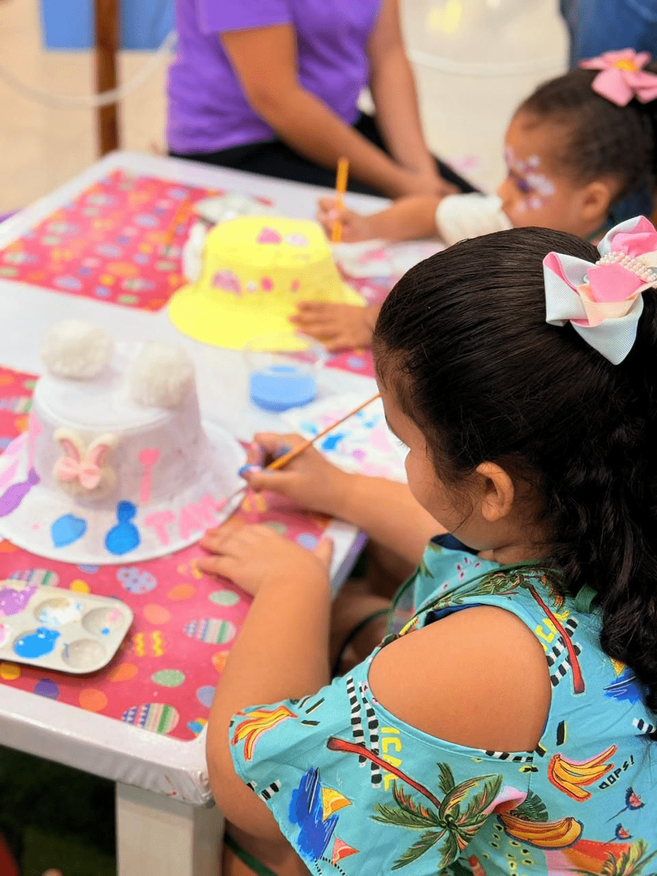 Infantil: oficinas e caça aos ovos na Páscoa do Plaza
