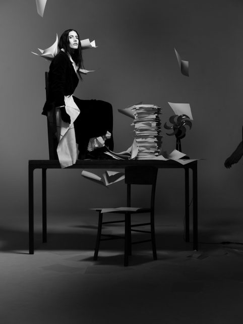 thai de melo em como que eu vim parar aqui no teatro unimed 54244623083 l