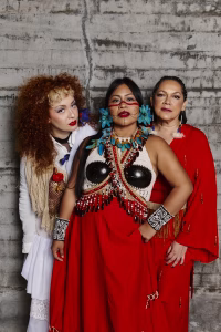 Aila PA Djuena Tikuna AM e Patricia Bastos AP. Credito Andressa Guerra Divulgacao