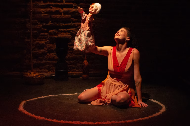 Grupo de teatro e arteterapia com Gardencia Fontes Fotos divulgacao 7