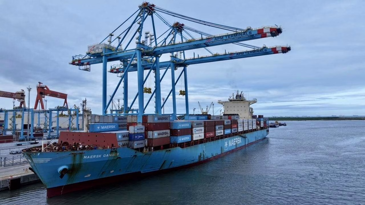1. APT Foto Andrea Rego Barros APM Terminals 1 Easy Resize.com